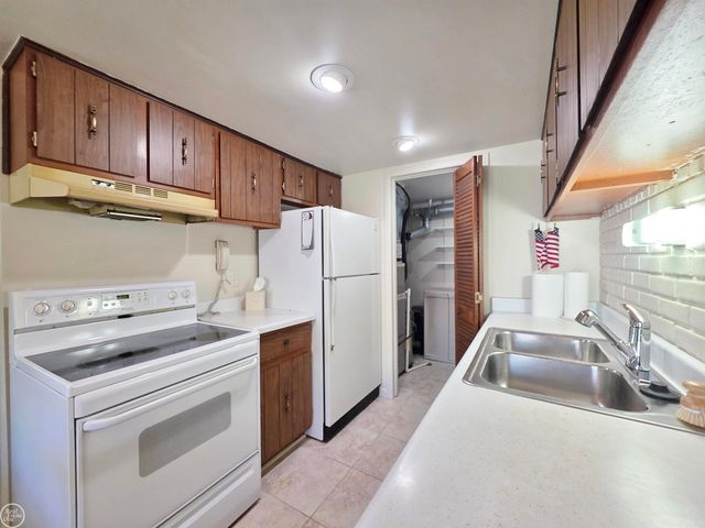 34299 Garfield Circle, Fraser, MI 48026