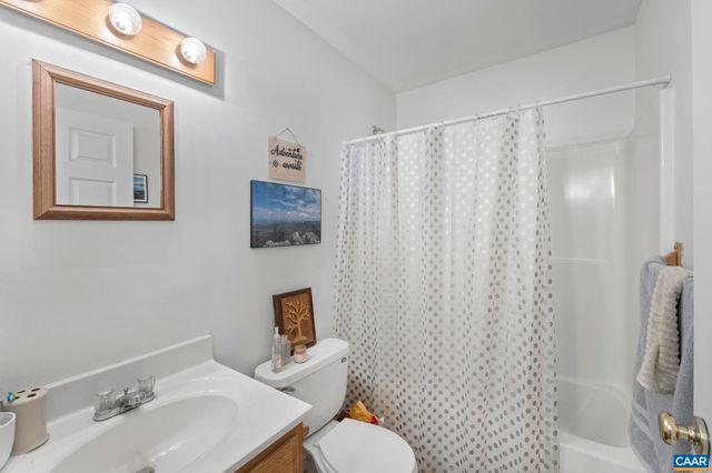 485 VALLEY ST, Scottsville, VA 24590