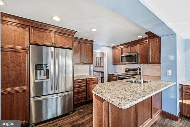 243 COLONIAL PARK DR, Springfield, PA 19064