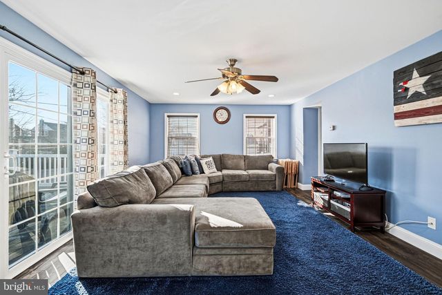 243 COLONIAL PARK DR, Springfield, PA 19064