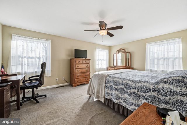 243 COLONIAL PARK DR, Springfield, PA 19064