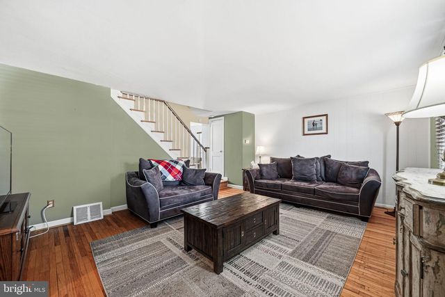 243 COLONIAL PARK DR, Springfield, PA 19064