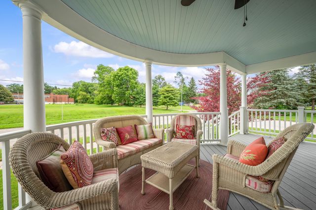 103 S Lincoln Avenue, Niles, MI 49120
