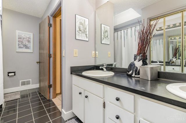 559 Asbury Road, Anderson Twp, OH 45255