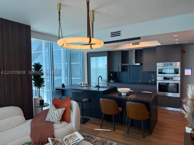 888 Biscayne Blvd 1509, Miami, FL 33132
