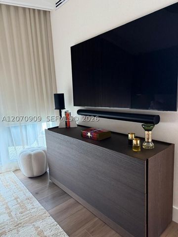 888 Biscayne Blvd 1509, Miami, FL 33132