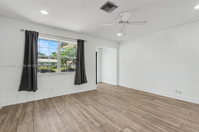 3941 NW 4th Ct, Coconut Creek, FL 33066