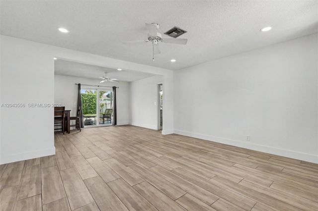 3941 NW 4th Ct, Coconut Creek, FL 33066
