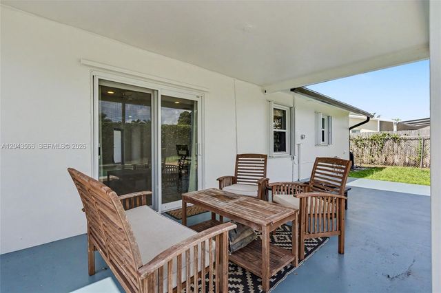 3941 NW 4th Ct, Coconut Creek, FL 33066