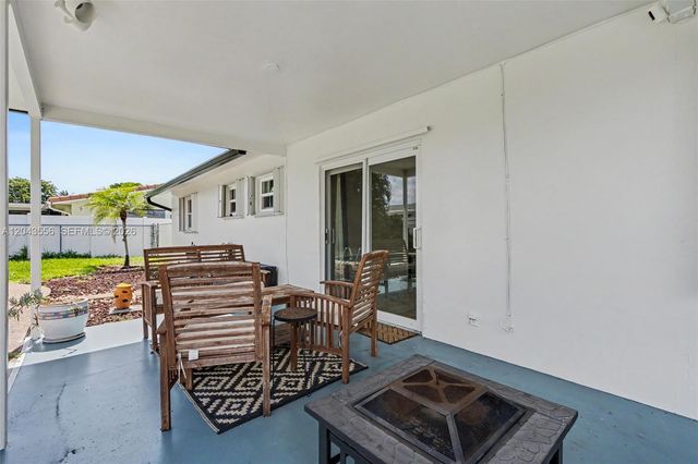 3941 NW 4th Ct, Coconut Creek, FL 33066