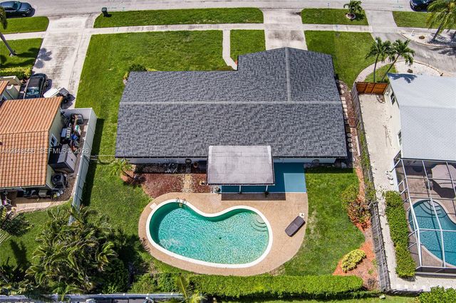 3941 NW 4th Ct, Coconut Creek, FL 33066