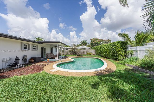3941 NW 4th Ct, Coconut Creek, FL 33066