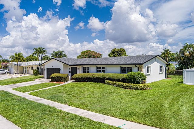 3941 NW 4th Ct, Coconut Creek, FL 33066