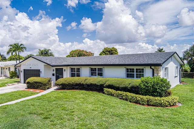 3941 NW 4th Ct, Coconut Creek, FL 33066
