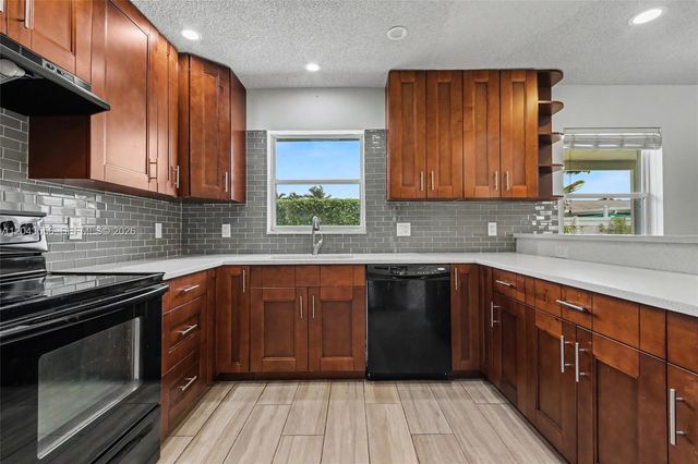 3941 NW 4th Ct, Coconut Creek, FL 33066