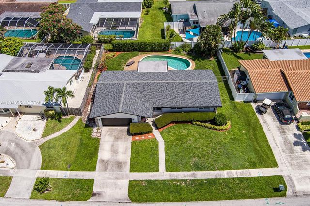 3941 NW 4th Ct, Coconut Creek, FL 33066