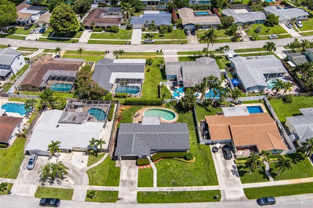 3941 NW 4th Ct, Coconut Creek, FL 33066