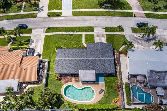 3941 NW 4th Ct, Coconut Creek, FL 33066