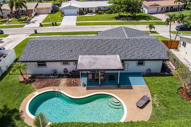3941 NW 4th Ct, Coconut Creek, FL 33066
