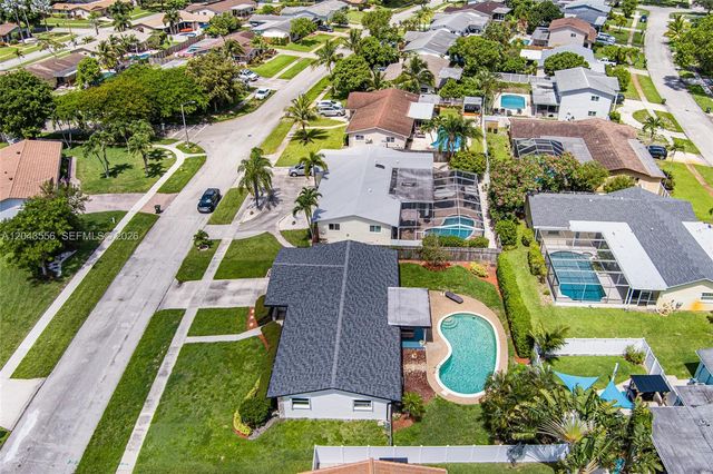 3941 NW 4th Ct, Coconut Creek, FL 33066