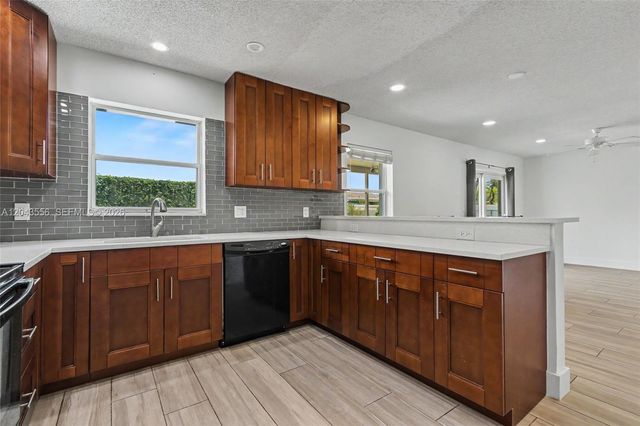 3941 NW 4th Ct, Coconut Creek, FL 33066