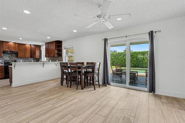 3941 NW 4th Ct, Coconut Creek, FL 33066