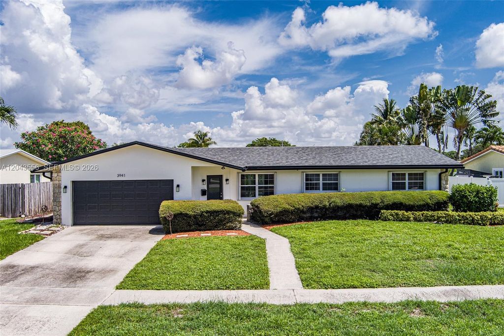 3941 NW 4th Ct, Coconut Creek, FL 33066