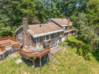 44 Mashapaug Rd, Holland, MA 01521