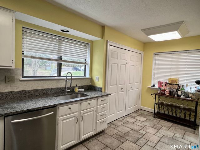 334 Conestoga Way 334, Glastonbury, CT 06033