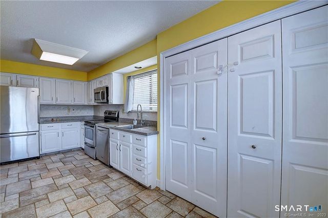 334 Conestoga Way 334, Glastonbury, CT 06033