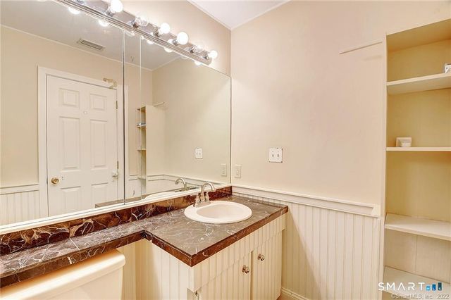 334 Conestoga Way 334, Glastonbury, CT 06033