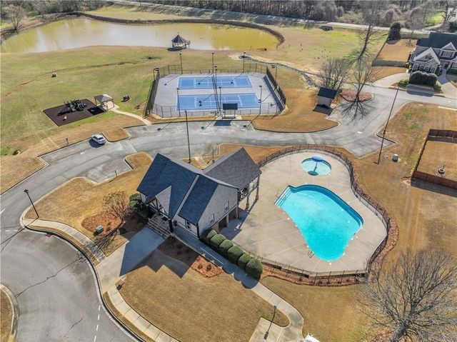98 Twelve Oaks Drive SE, Cartersville, GA 30120