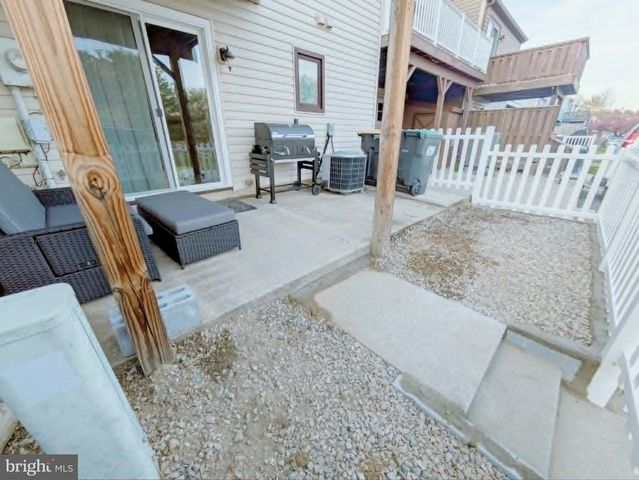 229 E GREEN VALLEY CIR, Newark, DE 19711