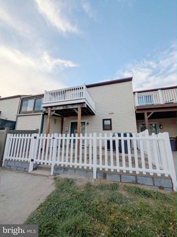 229 E GREEN VALLEY CIR, Newark, DE 19711