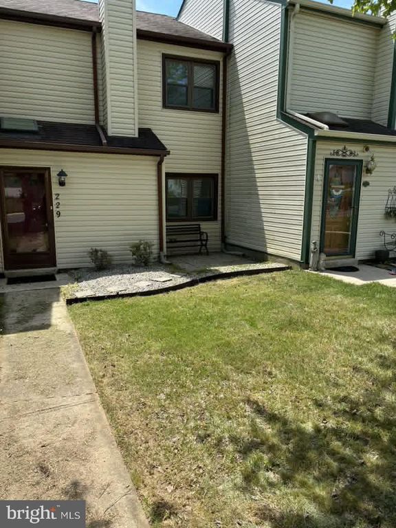 229 E GREEN VALLEY CIR, Newark, DE 19711