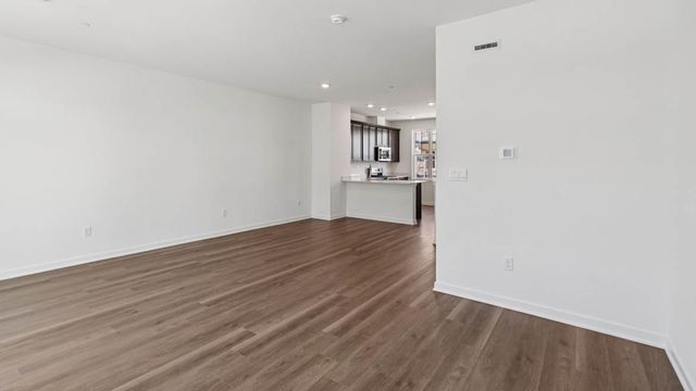 535 yosemite Way, Mundelein, IL 60060