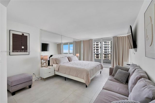 1717 N Bayshore Dr A-3050, Miami, FL 33132