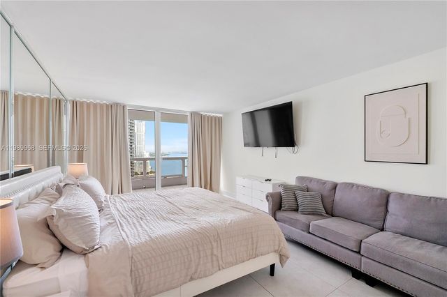 1717 N Bayshore Dr A-3050, Miami, FL 33132