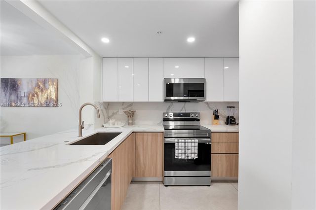 1717 N Bayshore Dr A-3050, Miami, FL 33132