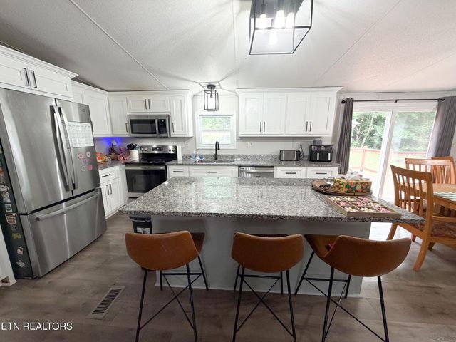529 Epperson Rd, Tellico Plains, TN 37385