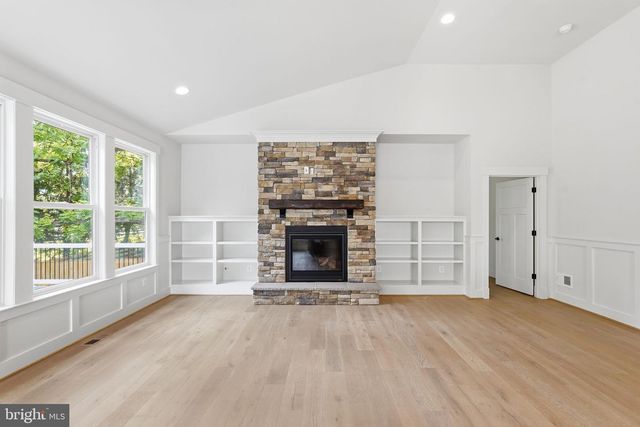 25 FISHER LN, Warrenton, VA 20186