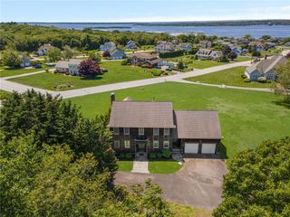 121 King Charles Drive, Portsmouth, RI 02871