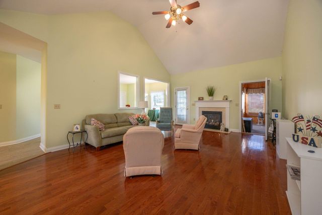 111 Cedar Stream Drive, Paris, KY 40361