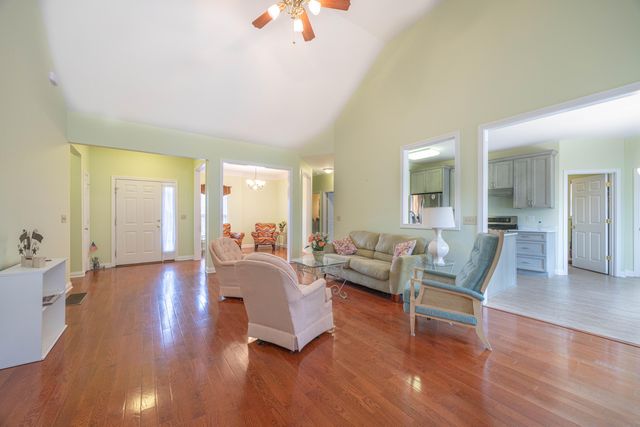 111 Cedar Stream Drive, Paris, KY 40361