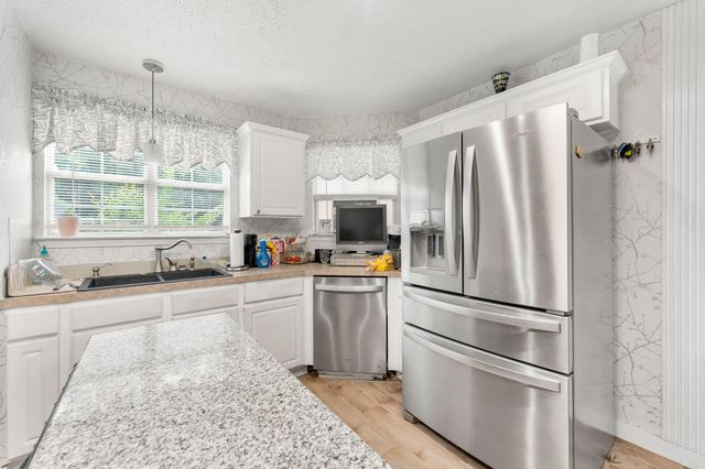 625 Waterview Cove Drive, Freeport, FL 32439