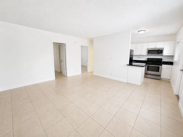 701 SW 14th Avenue 7, Fort Lauderdale, FL 33312