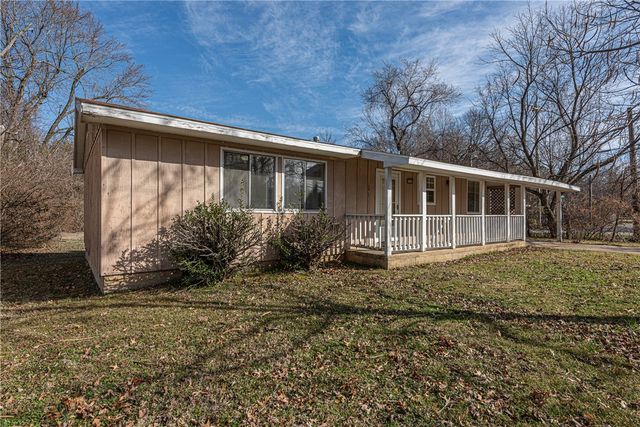 2400 Valley Drive, Fayetteville, AR 72703