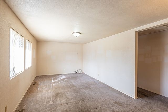 2400 Valley Drive, Fayetteville, AR 72703