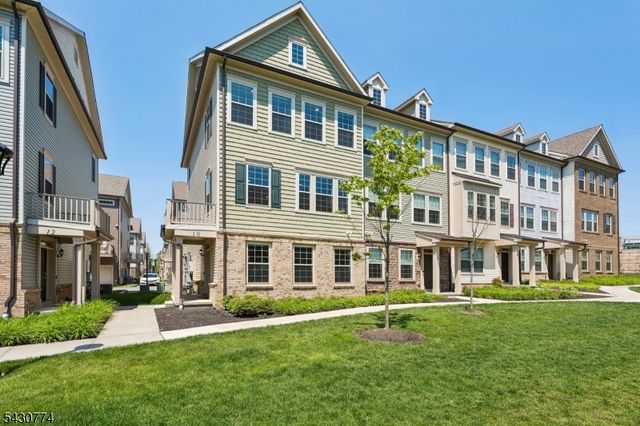 10 Cortland Ct, Livingston Twp., NJ 07039