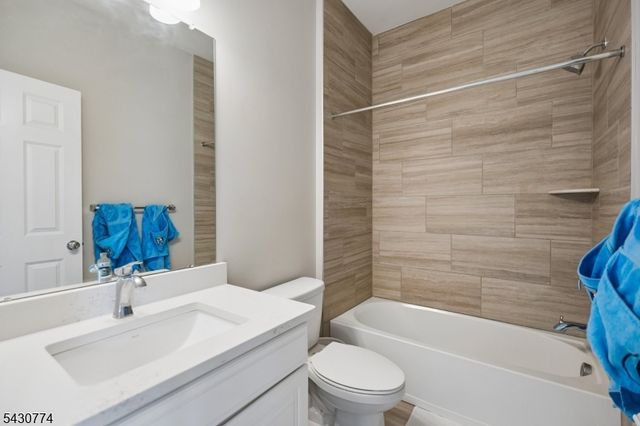 10 Cortland Ct, Livingston Twp., NJ 07039